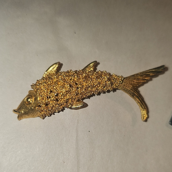 BSK Vintage Gold Fish-Shaped Brooch - Picture 1 of 6